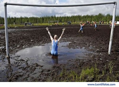 Increibles de Campo de Futbol Encharcado