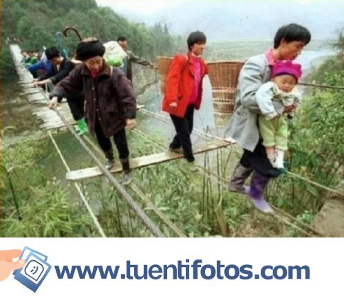 Increibles de Puente Colgante Peligroso