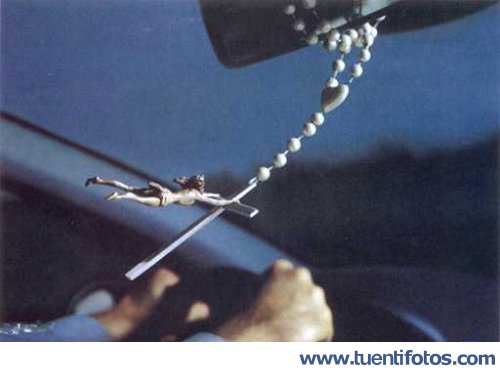 Bromas de Acelerón Tira A Jesús De La Cruz