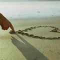 Miniatura de Pintando Corazón Con El Dedo