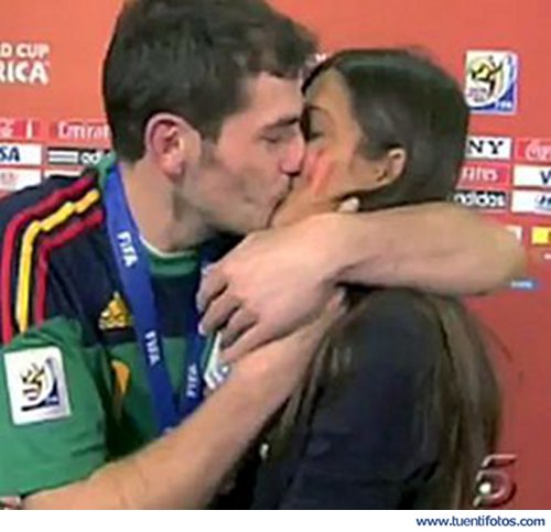 Amor de Casillas Besa A Carbonero