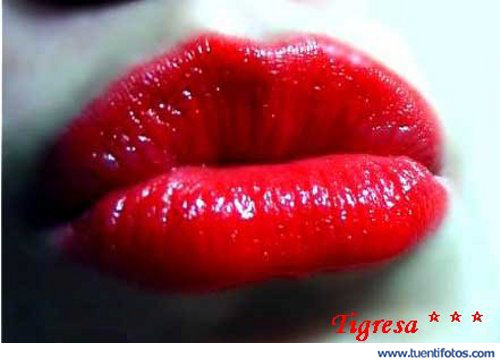 Seducción de Labios Rojos